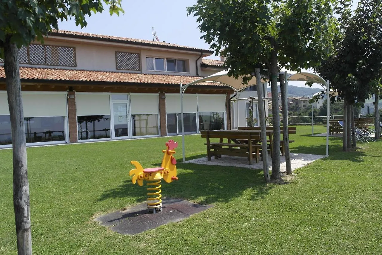 Agriturismo Fattoria Monte Baldo Vista Lago Caprino Veronese 0*,  Itálie