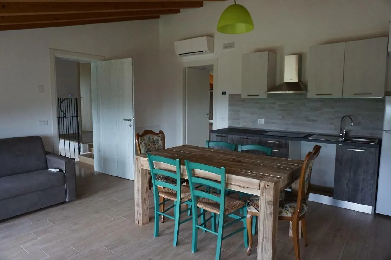 Agriturismo Fattoria Monte Baldo Vista Lago Caprino Veronese 0*,  Włochy