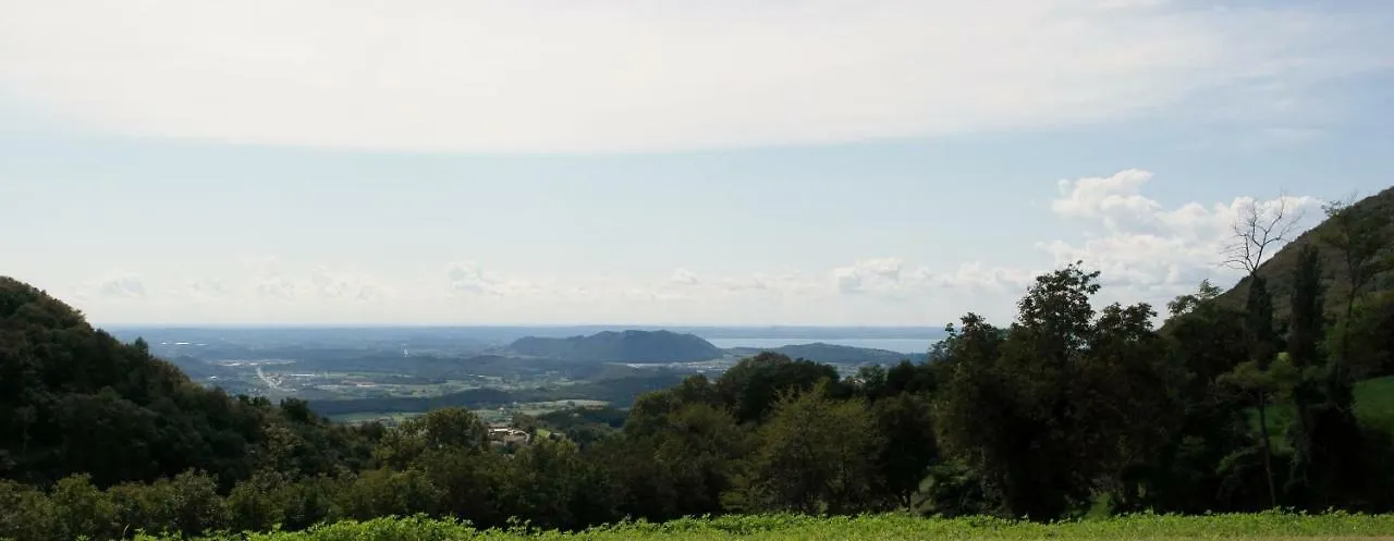 Gospodarstwo agroturystyczne Agriturismo Fattoria Monte Baldo Vista Lago Caprino Veronese