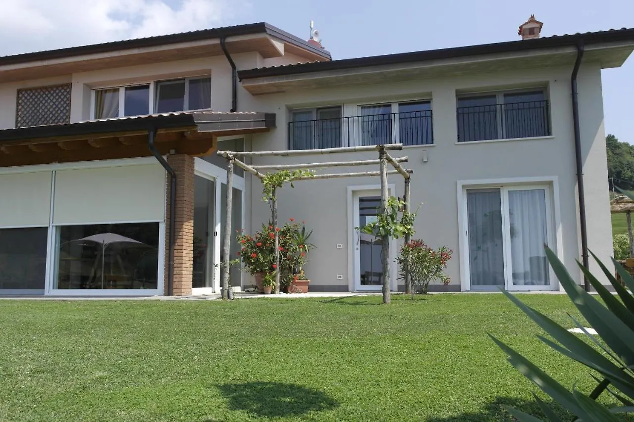 Farm stay Agriturismo Fattoria Monte Baldo Vista Lago Caprino Veronese