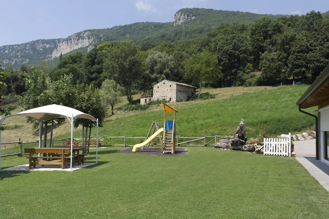 Agriturismo Fattoria Monte Baldo Vista Lago Caprino Veronese Farm stay