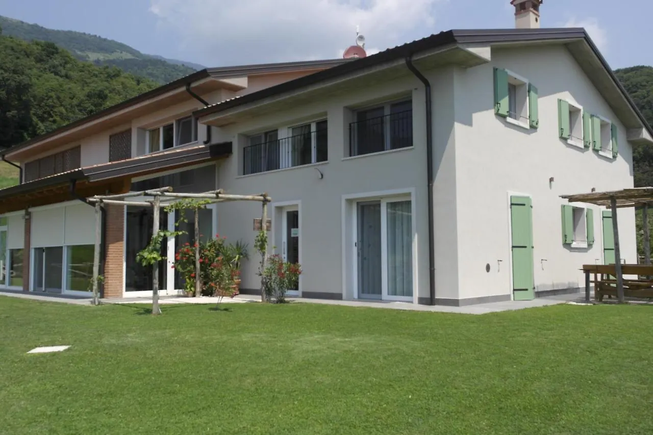 Farm stay Agriturismo Fattoria Monte Baldo Vista Lago Caprino Veronese