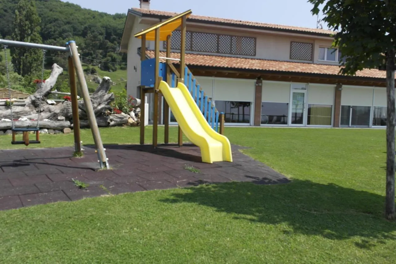 Agriturismo Fattoria Monte Baldo Vista Lago Caprino Veronese Italy